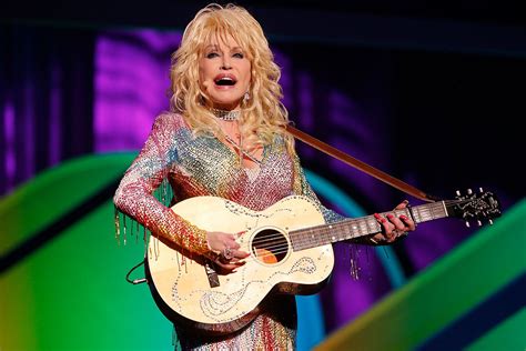 dolly parton birthday suit|Dolly Parton, 76, Shares Birthday Suit Photo: Twitter